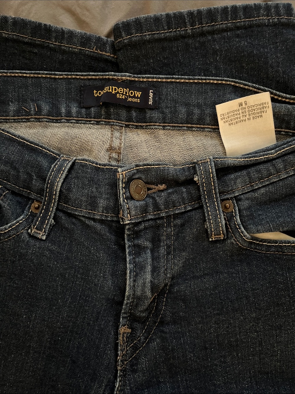 Levi’s Dark Wash Skinny Jeans - Black - Picture 4 of 4